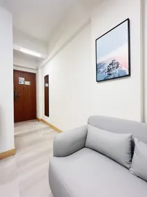 Causeway Bay MTR Station 3 mins 2 Bedrooms 5 Beds Hysan Place/Times Square/Sogo Department Store - Image 4