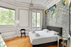 Beautiful 2BD/4P - Av Montaigne / Champs-Elysees - Image 2