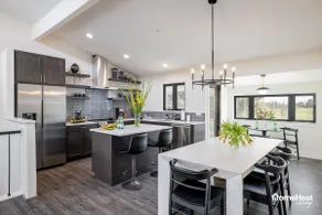 Exquisite Group Retreat—15-min to Downtown Boulder - Image 2