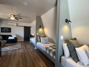 Blue Cottage Cove, Lakefront - Image 2
