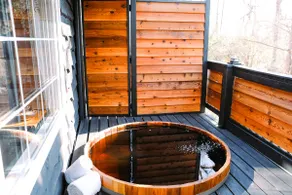 Canopy House – Sauna + Soak Tub + Luxury - Image 2