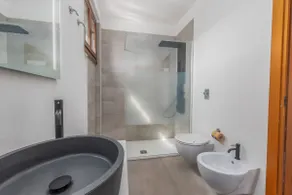 Villa | Free Parking | Garden | Quiet - Image 3