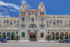Palm Beach Regency 1 Bedroom Full Kitchen Pool - Image 4