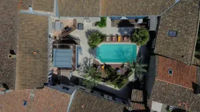 Apartment with pool in the heart of St Georges - Image 4