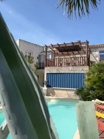 Apartment with pool in the heart of St Georges - Image 3