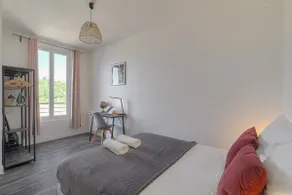 1-bedroom apartment with terrace and view, 30 m from the Théâtre Antique - Image 4