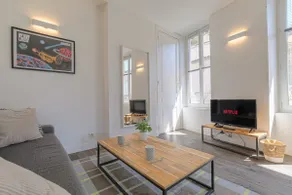 1-bedroom apartment with terrace and view, 30 m from the Théâtre Antique - Image 2