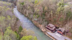 WATER FRONT + Hot Tub - 20 Min from Dale Hallow - Image 2