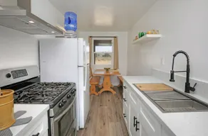 Dew Drop Inn Suite 3 - Image 5