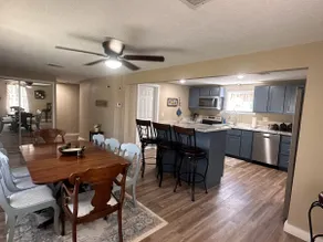 Great for groups! Bellevue Retreat w/Fenced Yard - Image 3