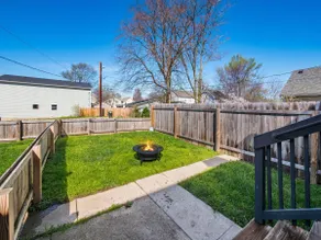 Stylish Condo Near Downtown! - Image 3
