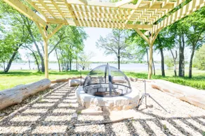 Lakefront Home in Tawakoni - Image 2