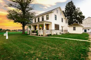The Eby Farm*5 bedrooms w/ ensuites* Hot tub - Image 2