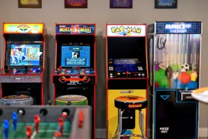 Perfect Getaway: 6 Kings, Arcade, Click for More! - Image 4