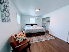 Cozy Cottage Mins to UofA Sleeps 6 Prime Location! - Image 4