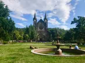 Riverside Urban Oasis in Prague’s Coolest District - Image 5