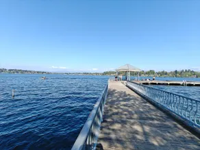 Cozy home, Walk to Lake, Food & Shops, EV Charger - Image 5