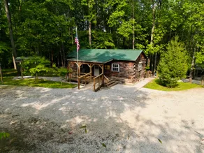 Dockside Cabin Retreat - Image 2