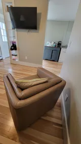 Fully Renovated Cottage - Image 3