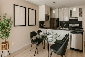 ”NEW” City Views, Pool, Jacuzzi & Top Amenities - Image 4