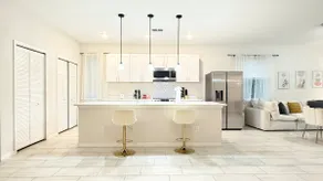 3BR | Spacious | Entire House | Close to all Parks - Image 2