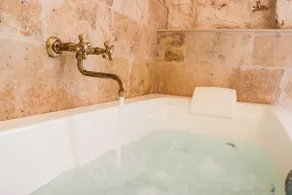 Traditional Maltese Maisonette with Internal Yard and Jacuzzi - Image 3