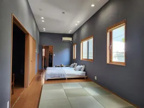 Enoden and Yuigahama Beach!Spacious living room - Image 2
