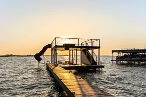Horizon Luxe | Lake Front | 3BR+3RR | 8 Beds - Image 2