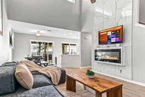 Horizon Luxe | Lake Front | 3BR+3RR | 8 Beds - Image 3