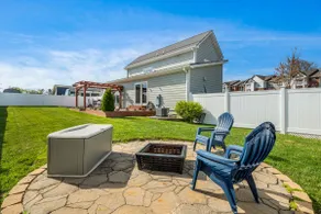 Foosball/Firepit/Fenced Yard/4 Min to Hendo/4 Beds - Image 2