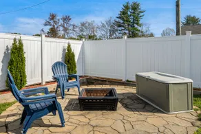 Foosball/Firepit/Fenced Yard/4 Min to Hendo/4 Beds - Image 5