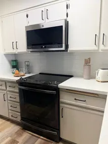 Gated 2BR King Bed - Full Kitchen - Image 3