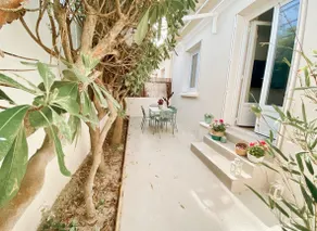 2 Bedroom Beach House with Garden - Image 3