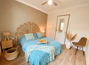 2 Bedroom Beach House with Garden - Image 5