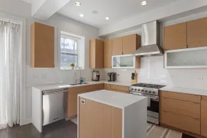 Modern 4 Bed, 3.5 Bath Home | Near Sox & McCormick - Image 3