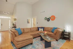 Cozy Colors Hideaway - Image 5