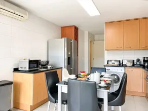 Prestige Lisbon Entire 3 Bedroom Luxury Apartment - Image 5