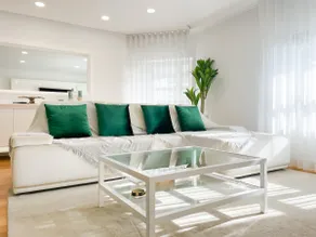 Prestige Lisbon Entire 3 Bedroom Luxury Apartment - Image 2