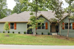 Spacious & Stylish! 2mi to Oz Bike Park! Game Room - Image 3