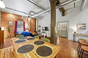 Story Block Condo #3 Stylish & Center of Town - Image 5