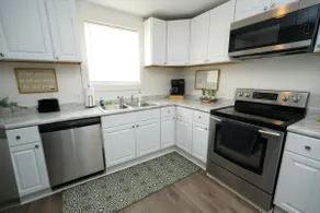 Comfortable 4BR Home Near Downtown Elyria - Image 4