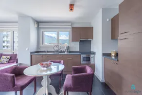Premium Quattro Suite with balcony & parking - Image 2