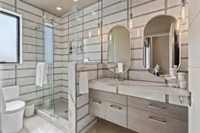Woodinville Luxury 2BR | Views + Private Decks - Image 4