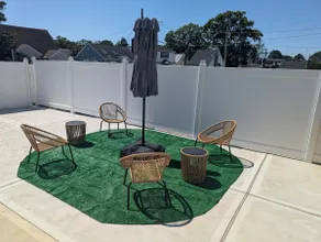 Modern Comfort - Minimal Style - Image 2