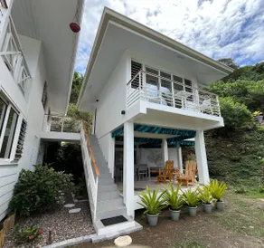 Poeiti Ninamu Bungalow Luxury Exceptional View - Image 2