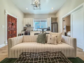 Apache Plume Suite- Prime Location- Railyard Arts - Image 4