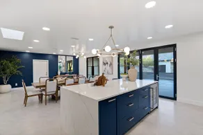 Designer Luxury Home wPool Hot Tub Foothills - Image 4
