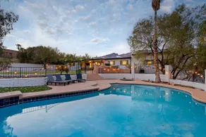 Designer Luxury Home wPool Hot Tub Foothills - Image 2