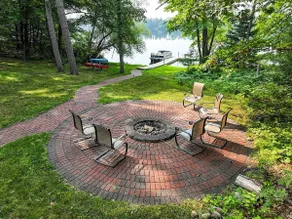 Timber Lodge Retreat on Road Lake - Image 4