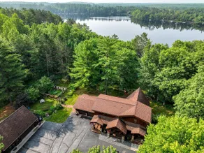 Timber Lodge Retreat on Road Lake - Image 2